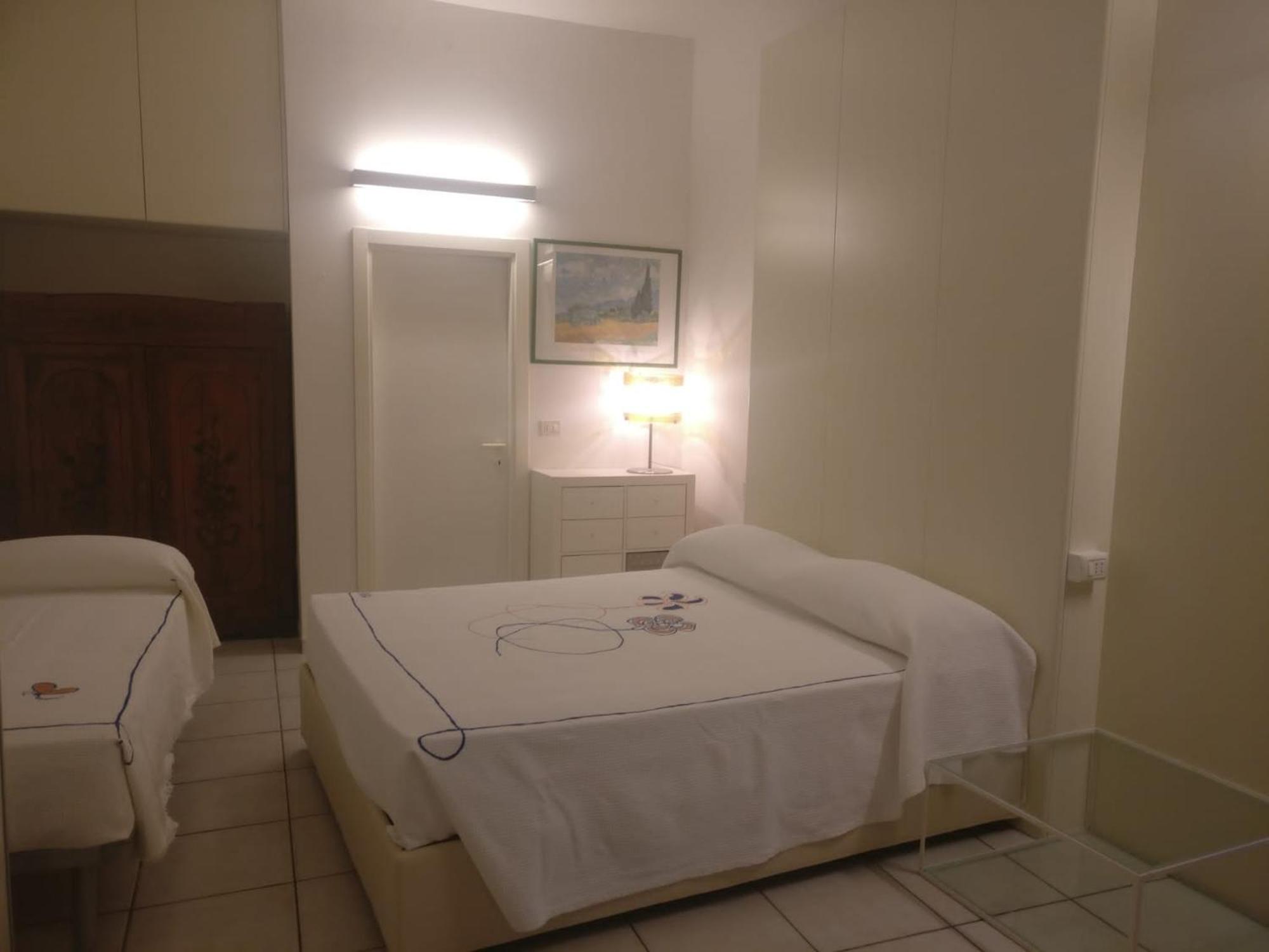 Hotel Eros Residence แชร์เวีย ภายนอก รูปภาพ