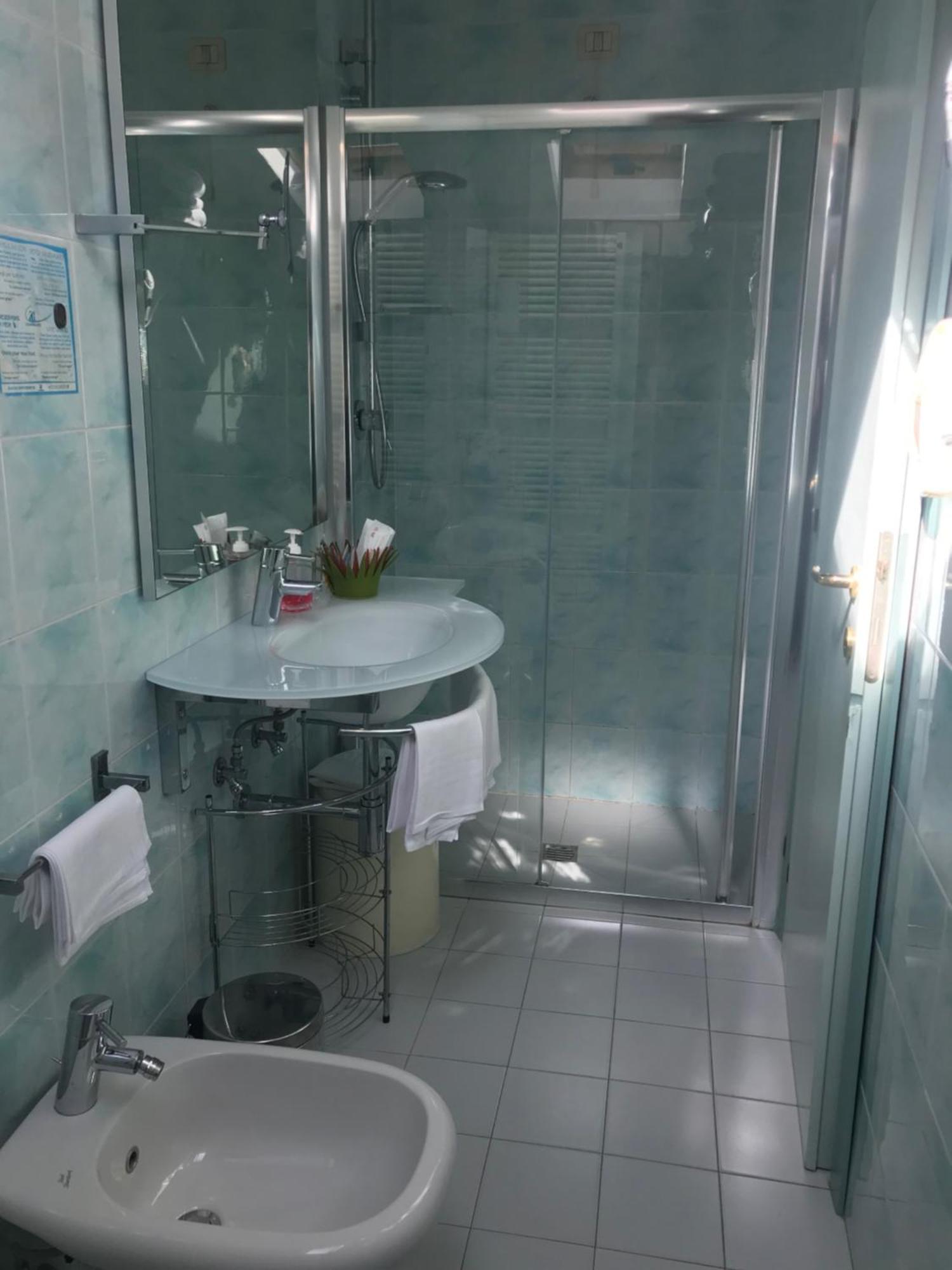 Hotel Eros Residence แชร์เวีย ภายนอก รูปภาพ