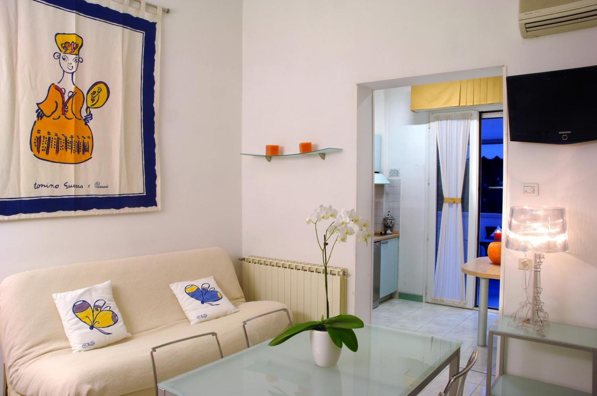 Hotel Eros Residence แชร์เวีย ภายนอก รูปภาพ