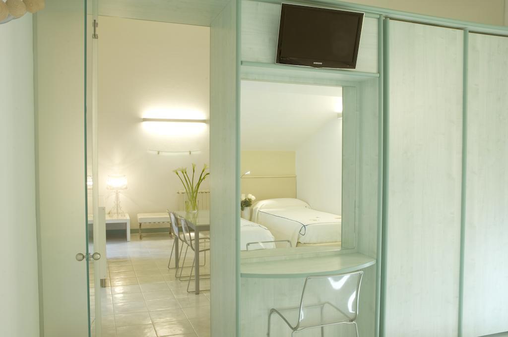 Hotel Eros Residence แชร์เวีย ภายนอก รูปภาพ