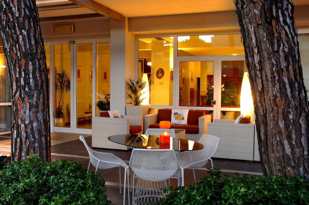 Hotel Eros Residence แชร์เวีย ภายนอก รูปภาพ