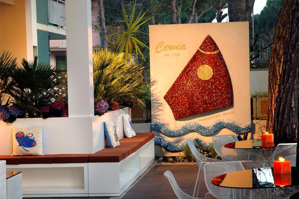 Hotel Eros Residence แชร์เวีย ภายนอก รูปภาพ